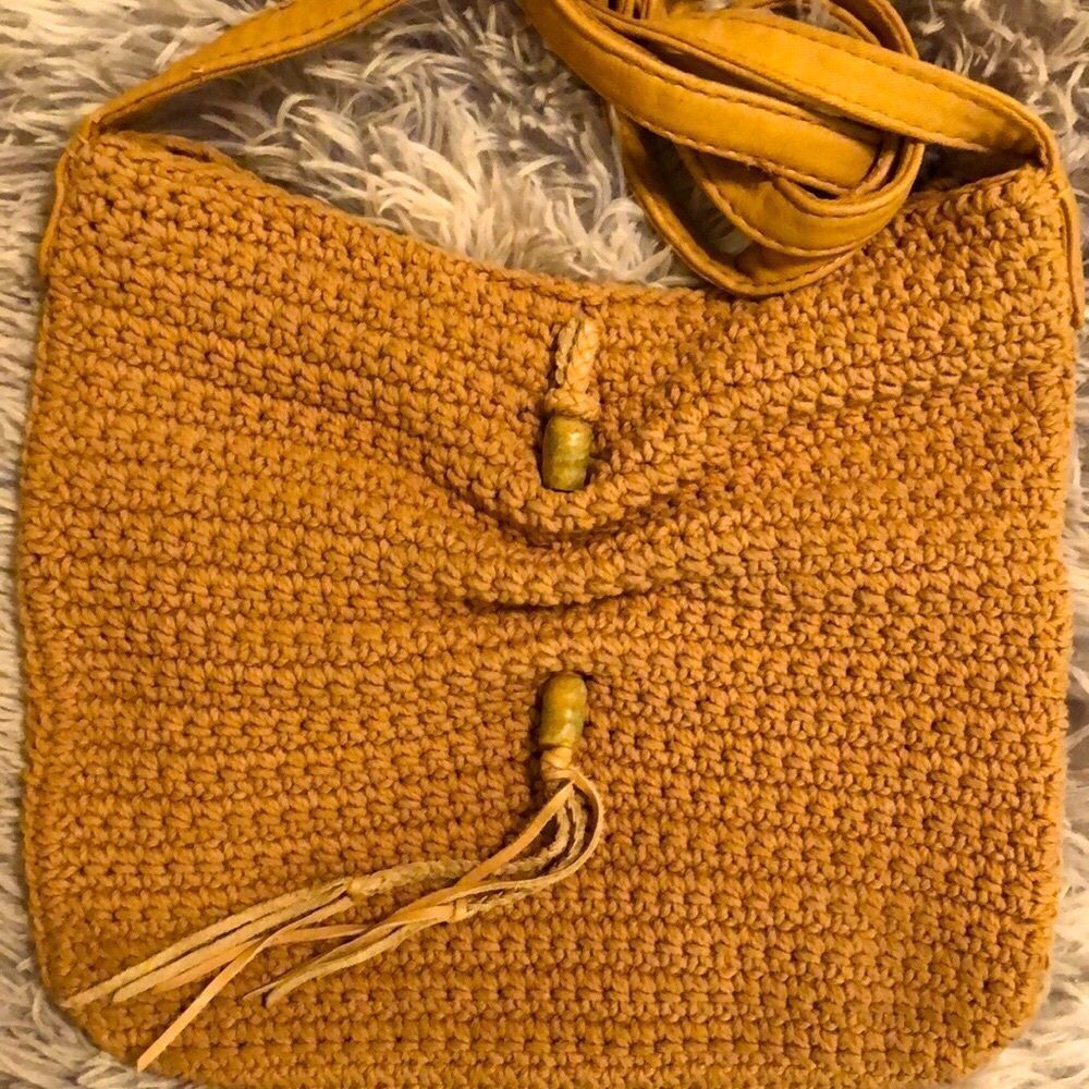 LuckyBrand Beige/Tan Boho Crocheted Crossbody/ Shoulder Bag/Purse/Satchel.